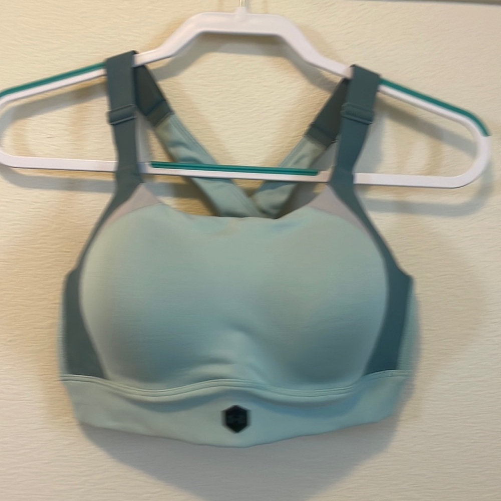 Under armor sports bra, 36B green, and gray in color